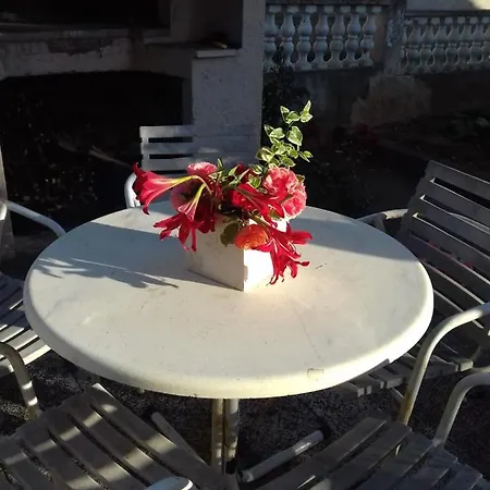 Apartment Obiteljska Kuca Grgic *