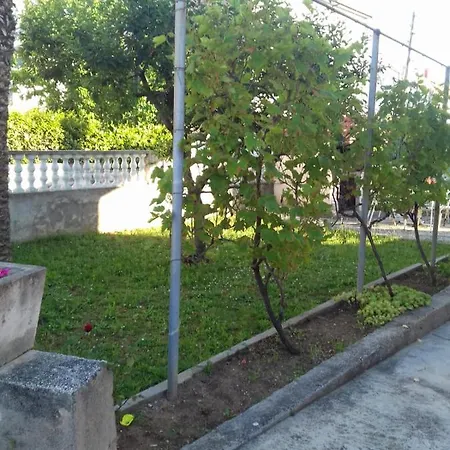 Apartman Obiteljska Kuca Grgic Zára